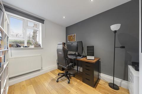 3 bedroom ground floor flat for sale, Lewisham Hill London SE13