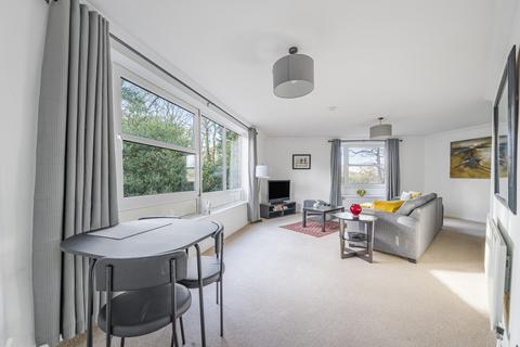 2 bedroom apartment for sale, Heathside, Weybridge, Surrey