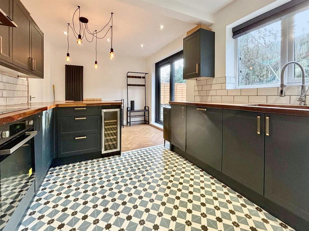 Fitted Dining Kitchen: