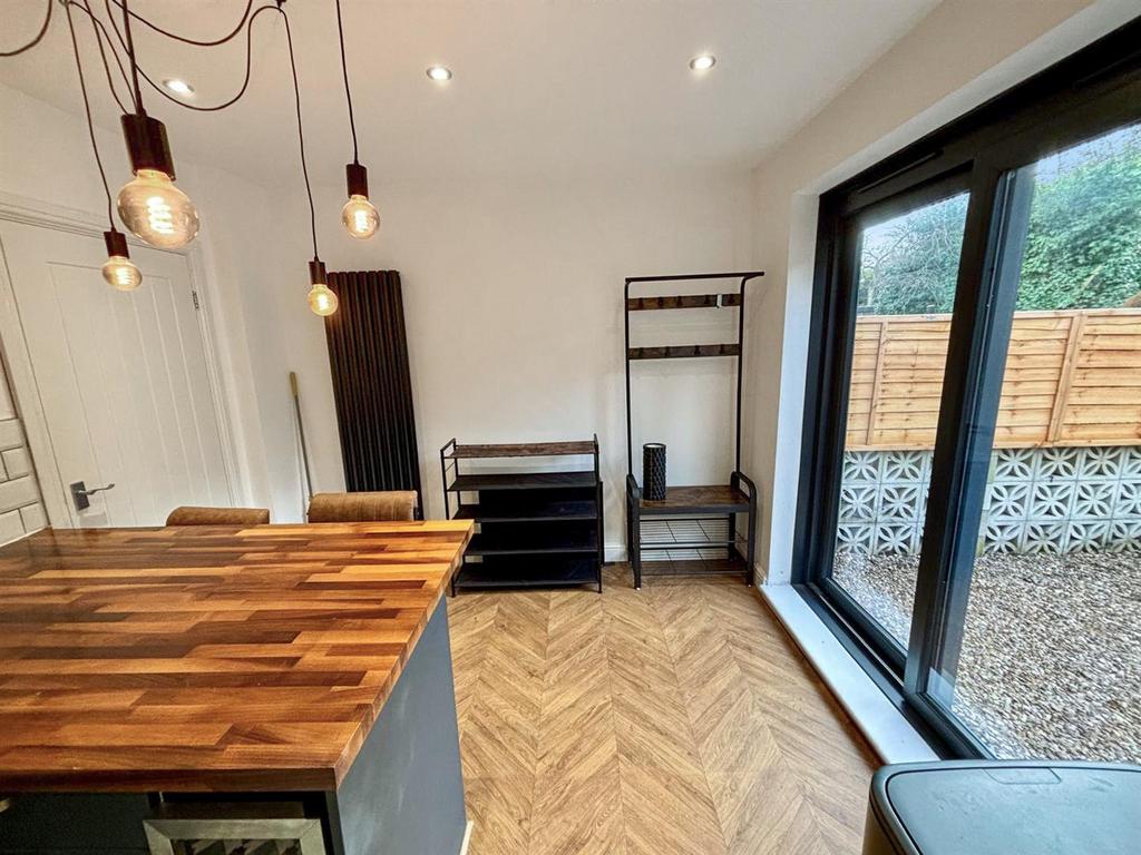 Fitted Dining Kitchen: