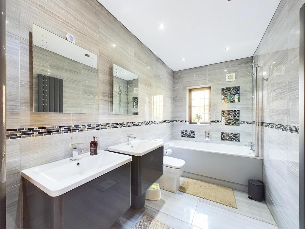 CAM01268 G0-PR0288-STILL007.jpg