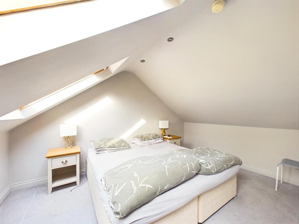 CAM01268 G0-PR0288-STILL018.jpg