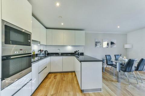 3 bedroom apartment for sale, Dowding Drive, London