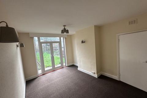 4 bedroom semi-detached house to rent, 33 Chesterfield Road, Leicester, Leicestershire, LE5 5LG