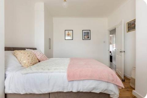 Terraced house to rent, Ardfillan Road London SE6