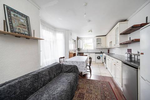 4 bedroom terraced house to rent, Roding Road, Hackney, London, E5