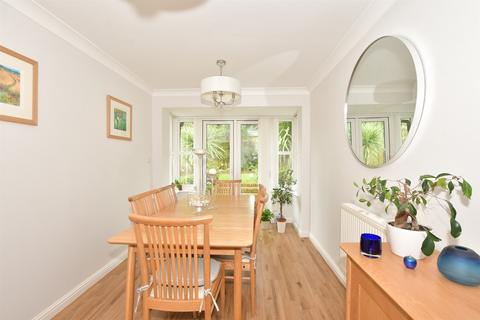 3 bedroom detached house for sale, St. Andrew's Gardens, Shepherdswell, Dover, Kent