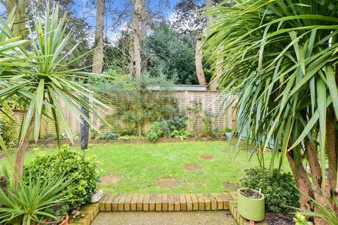 7 Coombe Close, Shepherdswell, Dover, CT15 7GZ