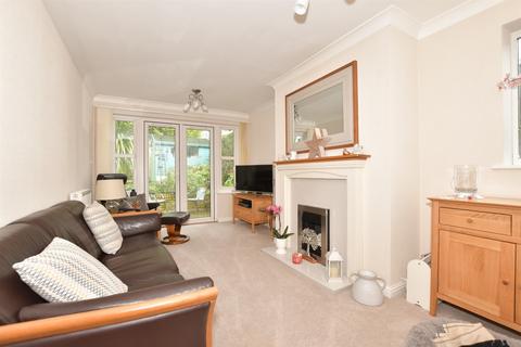 3 bedroom detached house for sale, St. Andrew's Gardens, Shepherdswell, Dover, Kent