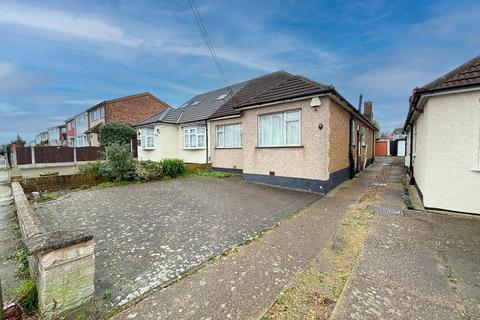 3 bedroom bungalow for sale, Prospect Road, Hornchurch