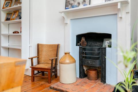3 bedroom terraced house to rent, Marsh View Guildford Road, Dorking, RH5