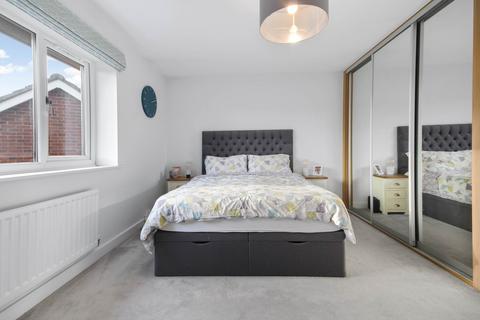 9 Glover Crescent, Arborfield Green, Reading, RG2 9TW