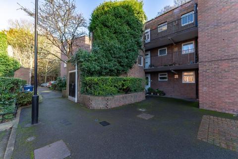 1 bedroom flat for sale, Garrick Close, W5