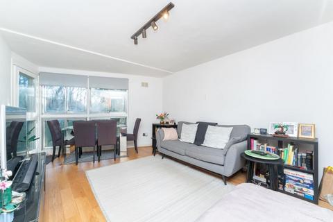 1 bedroom flat for sale, Garrick Close, W5