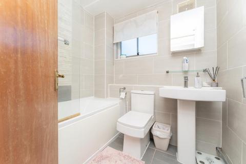 23 Garrick Close, London, W5 1AS