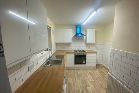 2 bedroom flat to rent, Somerstown, Chichester PO19 6AF