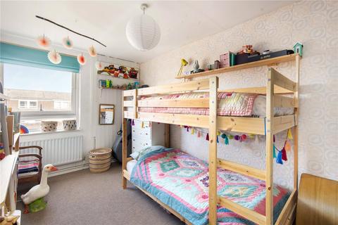 3 bedroom flat for sale, Church Crescent, Victoria Park, London, E9