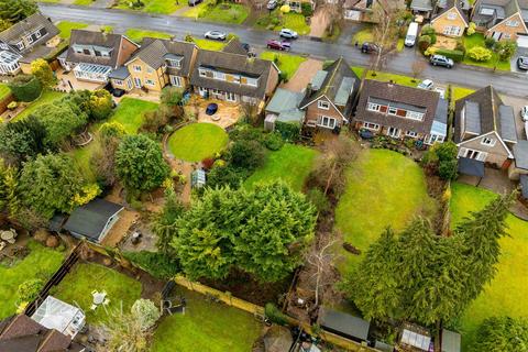 3 bedroom detached house for sale, Birch Tree Walk, Watford