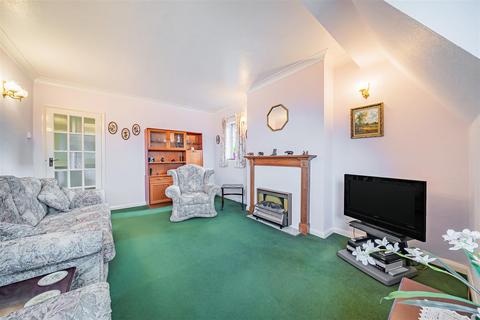 2 bedroom maisonette for sale, Burchell Court, Catsey Lane, Bushey WD23