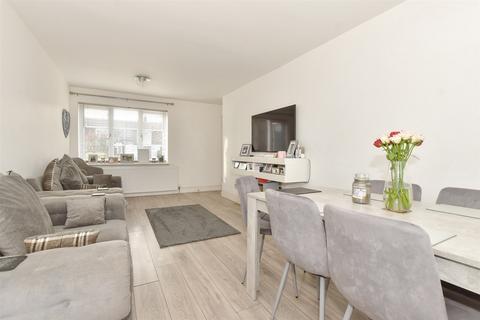11 Bretons, Basildon, SS15 5BY
