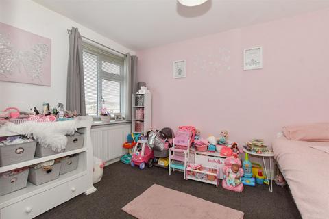 11 Bretons, Basildon, SS15 5BY