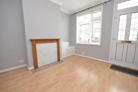 2 bedroom terraced house to rent, Moreton Road South, Luton