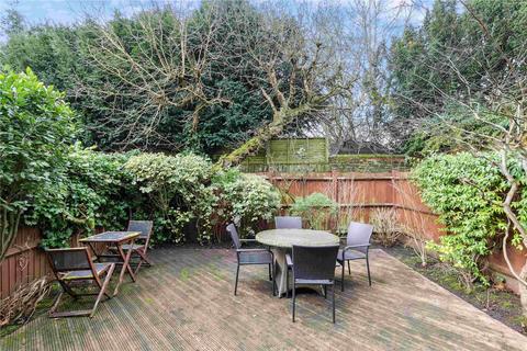 4 bedroom end of terrace house for sale, Regal Close, London, W5