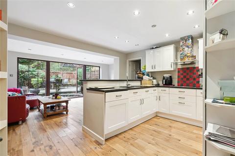 4 bedroom end of terrace house for sale, Regal Close, London, W5