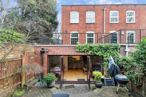 13 Regal Close, London, W5 2SB