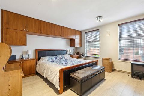 13 Regal Close, London, W5 2SB