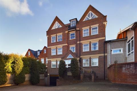 2 bedroom flat for sale, Oakleigh Park South, London N20