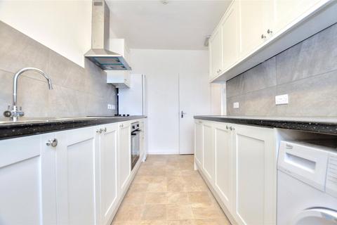 2 bedroom apartment to rent, Hemnall Street, Epping, Essex, CM16