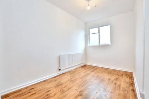 2 bedroom apartment to rent, Hemnall Street, Epping, Essex, CM16