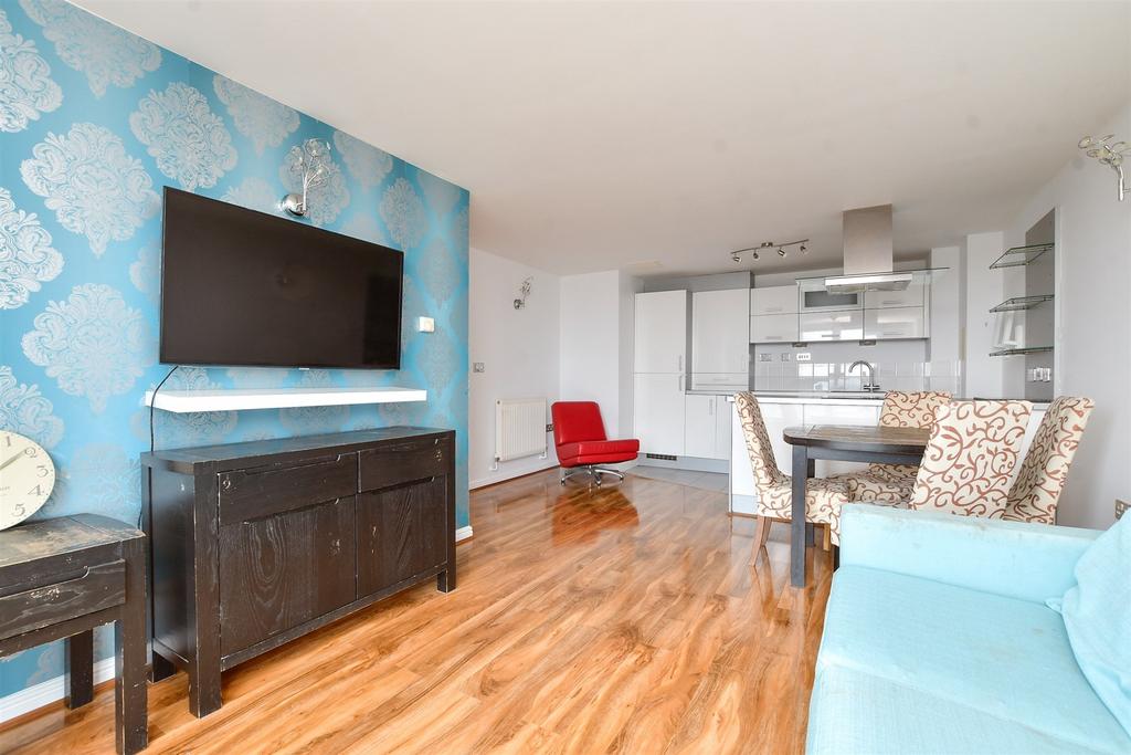 Lounge / Kitchen