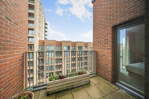 3 bedroom flat for sale, Lismore Boulevard, Colindale, London, NW9