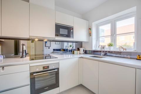 2 bedroom end of terrace house for sale, Field Maple Gardens, High Wycombe, HP10