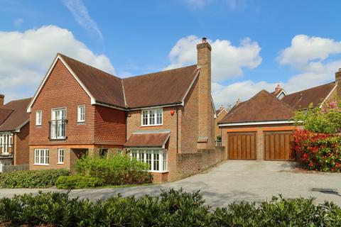 4 bedroom detached house for sale, Mantell Drive, Cuckfield, Haywards Heath, West Sussex, RH17