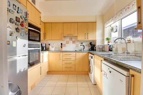 3 bedroom apartment for sale, Coleridge Court, Milton Road, Harpenden, AL5