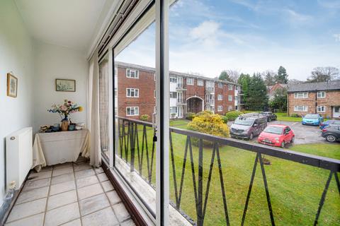 2 bedroom maisonette for sale, Beacon Hill Court, Hindhead, Surrey, GU26