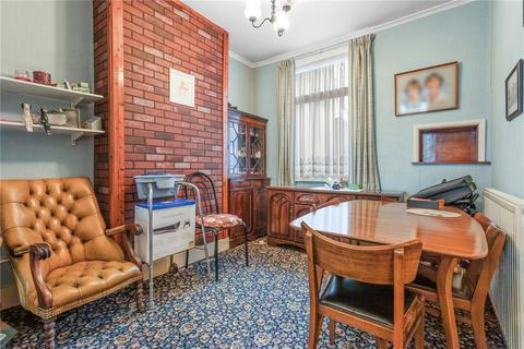 2 bedroom terraced house for sale, Oriel Road, London, E9