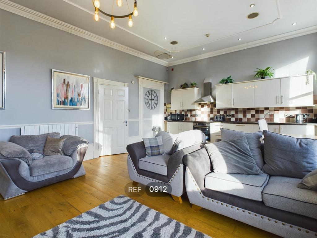 Kitchen &amp; Living area
