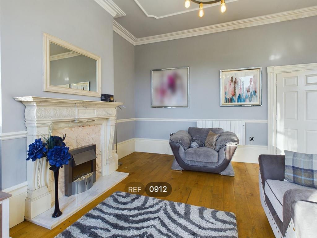Kitchen &amp; Living area