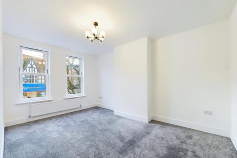 3 bedroom flat to rent, High Street, Ruislip HA4