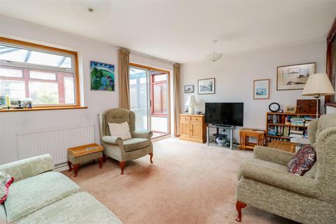 4 bedroom terraced house for sale, Badgers Close, Horsham