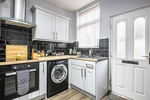 2 bedroom end of terrace house for sale, Gillott Road, Fox Hill S6