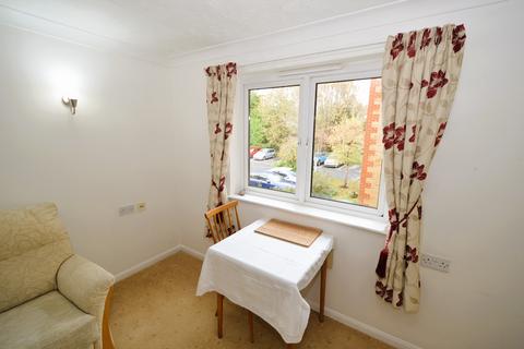 1 bedroom retirement property for sale, Hart Dene Court, Bagshot