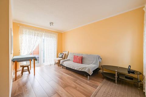 8 Teal Close, London, E16 3TP