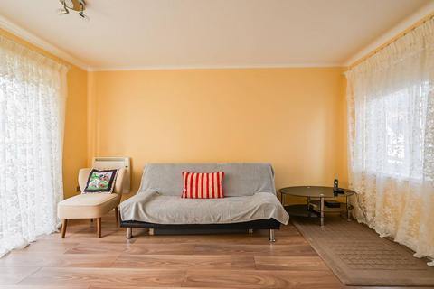 8 Teal Close, London, E16 3TP