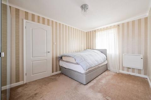 8 Teal Close, London, E16 3TP