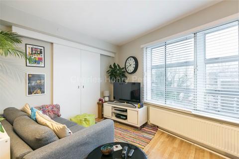 1 bedroom apartment for sale, Fairhazel Gardens, South Hampstead, NW6